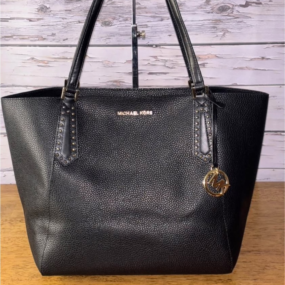 Michael Kors Black leather Kimberly tote.